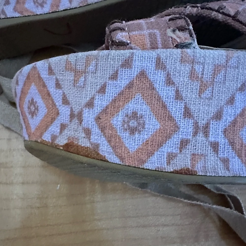 Theodora & Callum Stuart Weitzman Biarritz Pink & Orange Ikat Wedge Sandals -9.5 - Picture 12 of 12